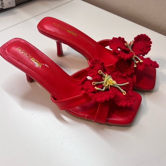 🛍️ FASHION NOVE Red knit Floral Open Toe slip on sandals, mules heels size 7.5 - Picture 6 of 12